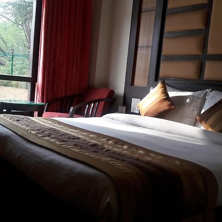 Hotel Southgate Shimla Bagian luar foto