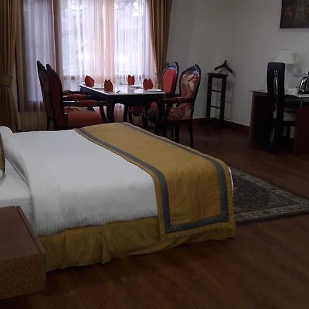 Hotel Southgate Shimla Bagian luar foto