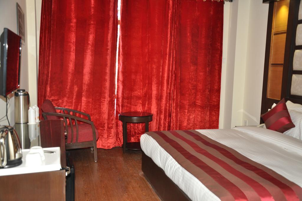 Hotel Southgate Shimla Ruang foto