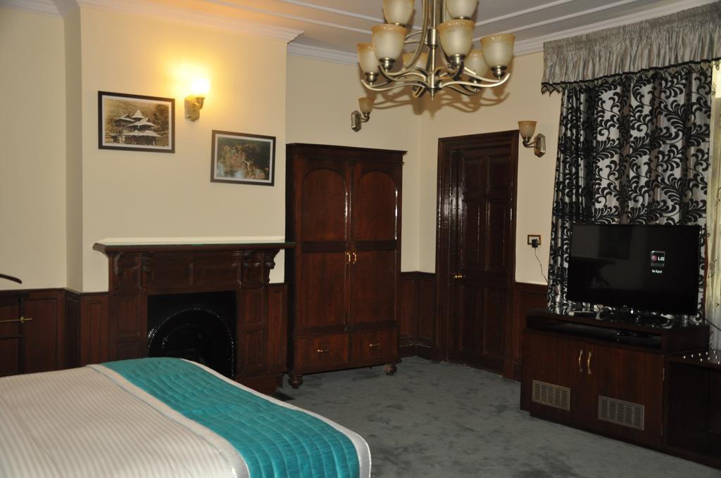 Hotel Southgate Shimla Bagian luar foto