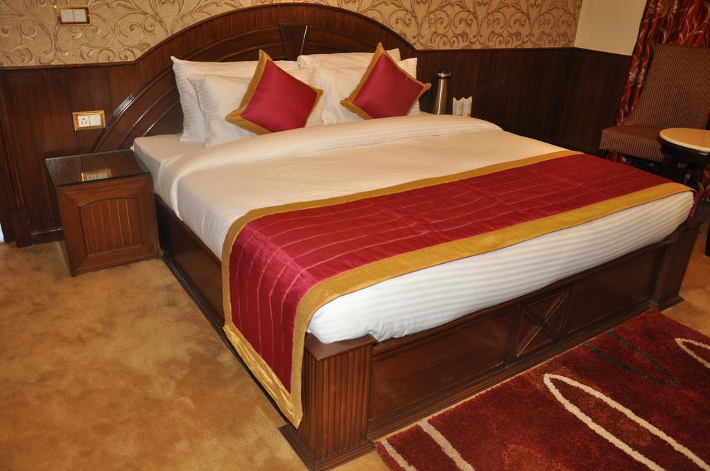 Hotel Southgate Shimla Bagian luar foto
