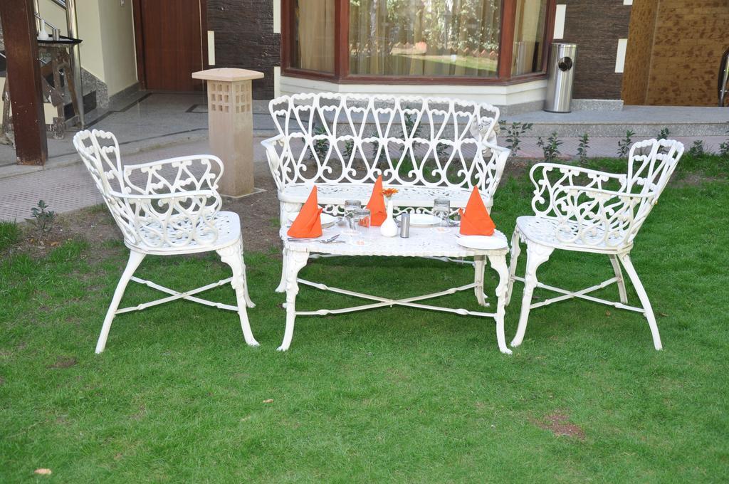 Hotel Southgate Shimla Bagian luar foto