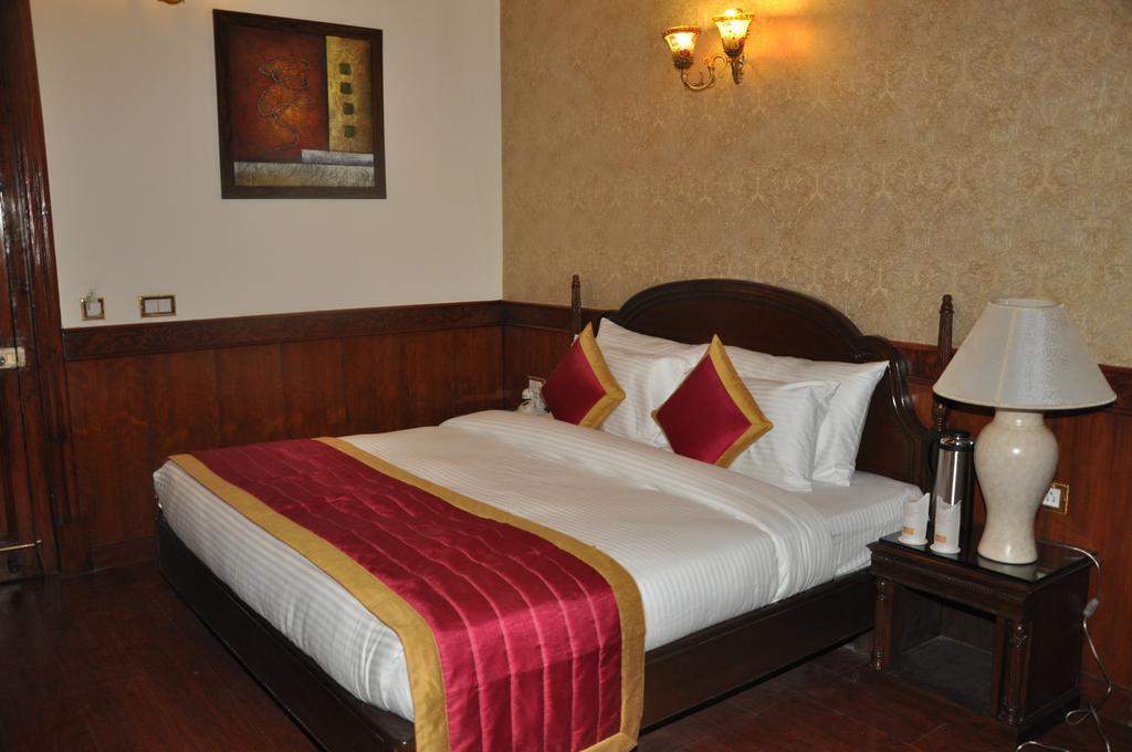 Hotel Southgate Shimla Bagian luar foto