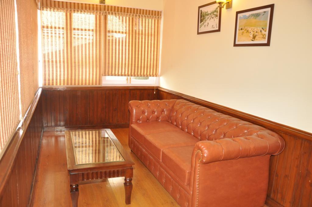 Hotel Southgate Shimla Bagian luar foto