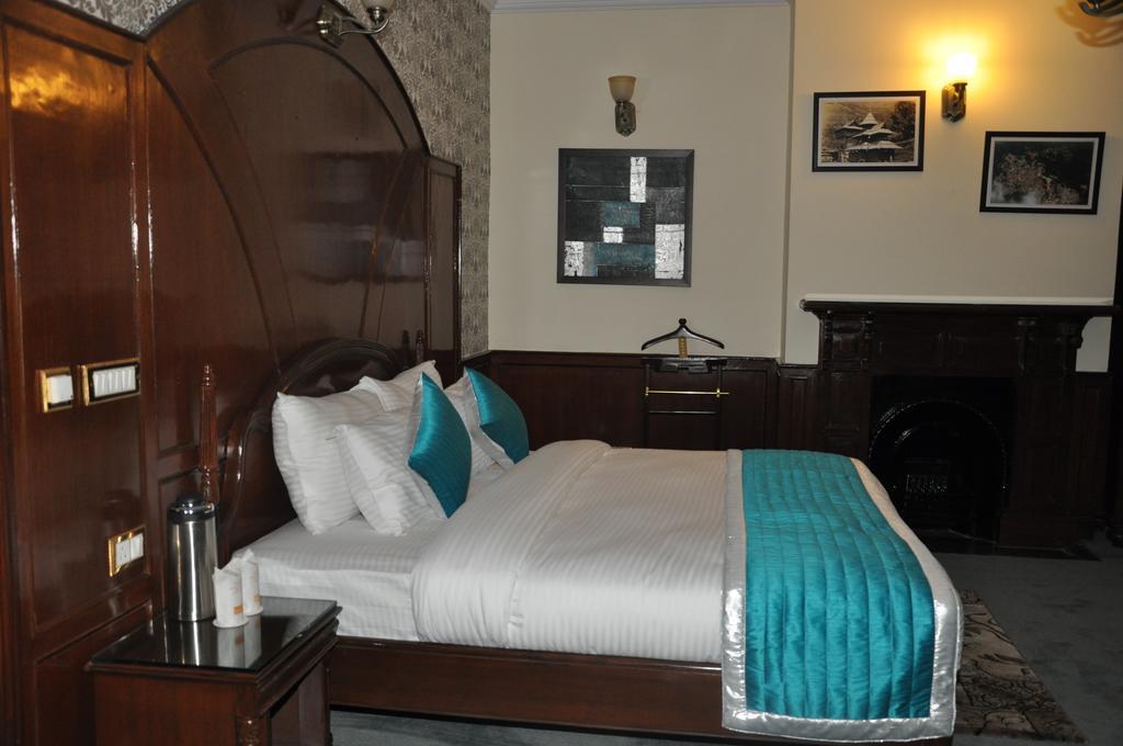 Hotel Southgate Shimla Bagian luar foto