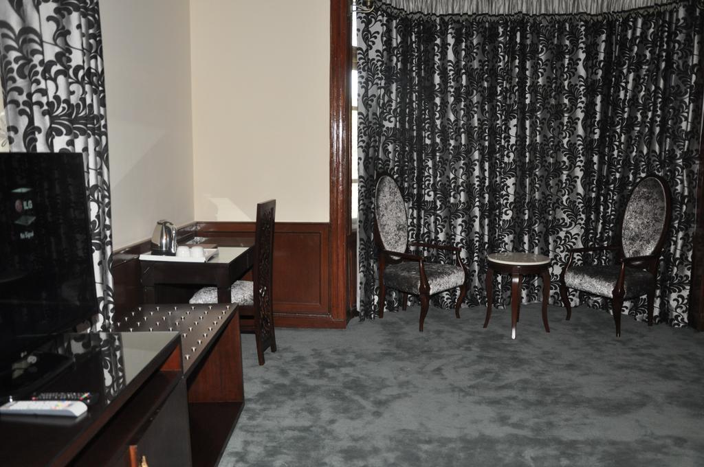 Hotel Southgate Shimla Bagian luar foto