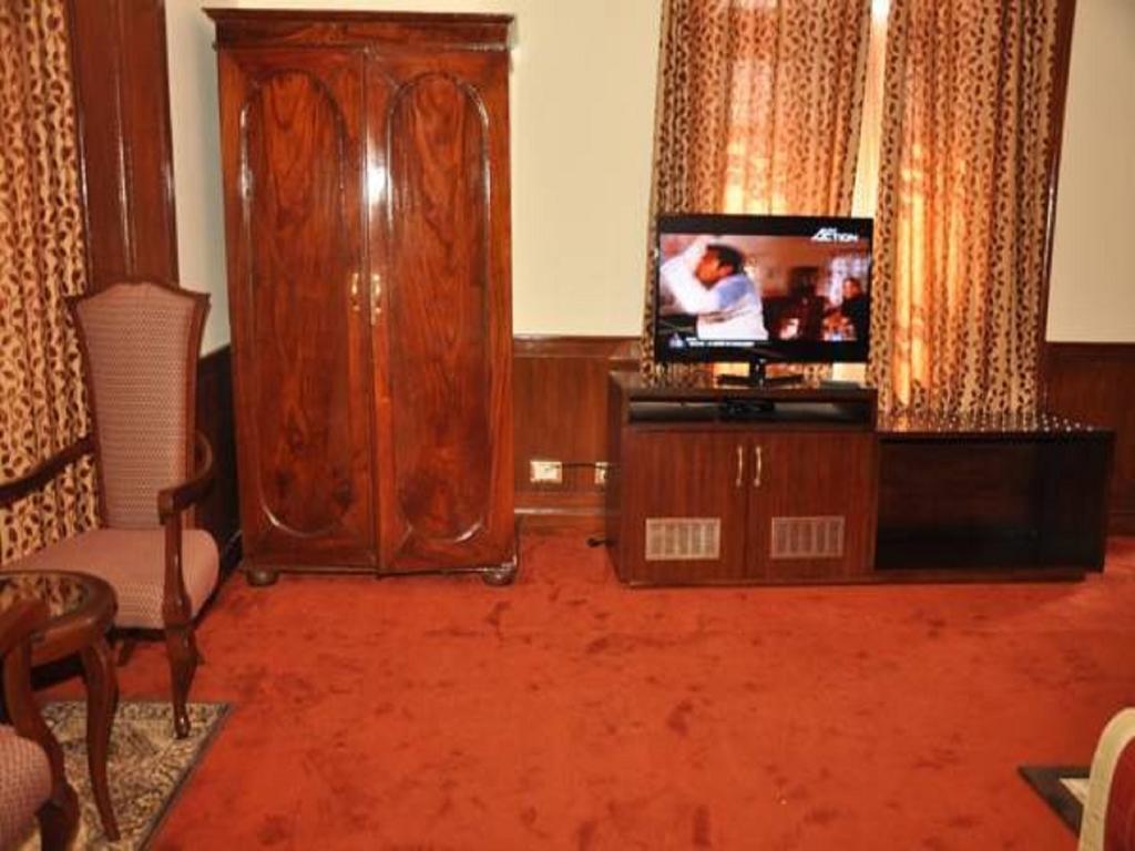 Hotel Southgate Shimla Bagian luar foto