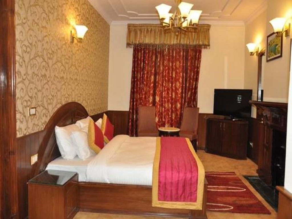 Hotel Southgate Shimla Bagian luar foto