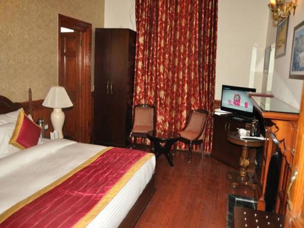 Hotel Southgate Shimla Bagian luar foto